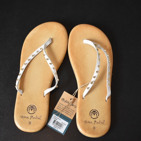 CROCS | Shoes | Crocs Ocean Minded Oumi Luxe Leather Flip Flops | Poshmark